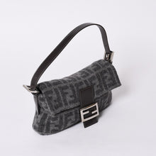 画像をギャラリービューアに読み込む, FENDI フェンディ マンマバケット ワンショルダーバッグ ズッキーノ ウール グレー 美品 中古 4a000498