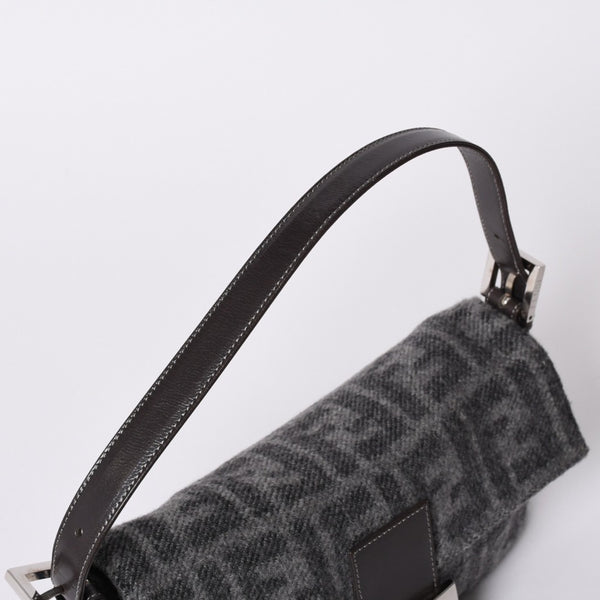 FENDI フェンディ マンマバケット ワンショルダーバッグ ズッキーノ ウール グレー 美品 中古 4a000498