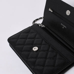 新品同様 CHANEL シャネル チェーンウォレット 長財布 AP0250 29番台 ココマーク キャビアスキン ブラック シルバー金具 中古 4a000415