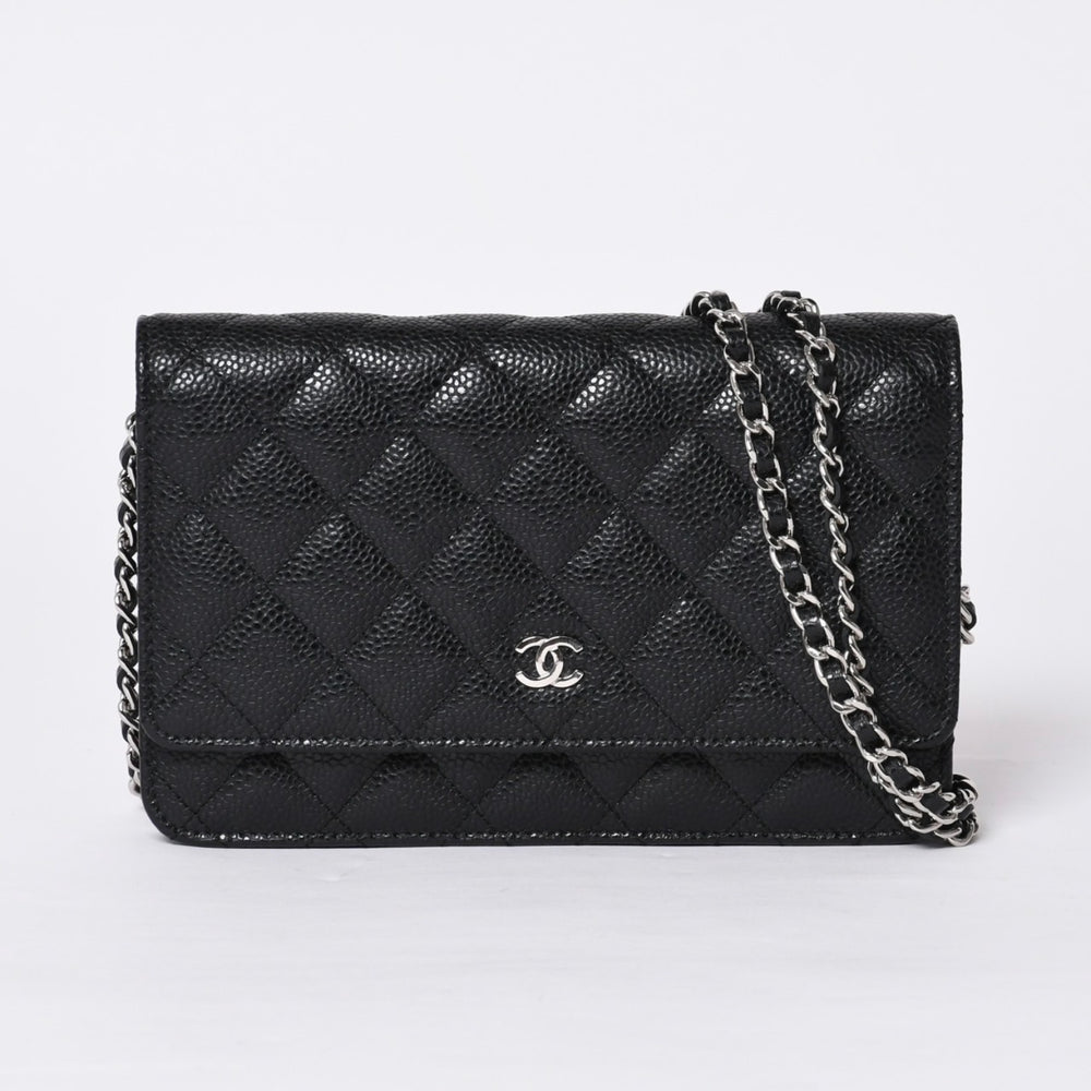 新品同様 CHANEL シャネル チェーンウォレット 長財布 AP0250 29番台 ココマーク キャビアスキン ブラック シルバー金具 中古 4a000415