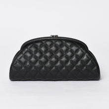 画像をギャラリービューアに読み込む, 新品未使用 CHANEL シャネル タイムレス クラシック クラッチバッグ 19番台 ココマーク キャビアスキン キルティング シルバー金具 中古 4a000473
