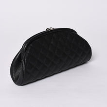画像をギャラリービューアに読み込む, 新品未使用 CHANEL シャネル タイムレス クラシック クラッチバッグ 19番台 ココマーク キャビアスキン キルティング シルバー金具 中古 4a000473