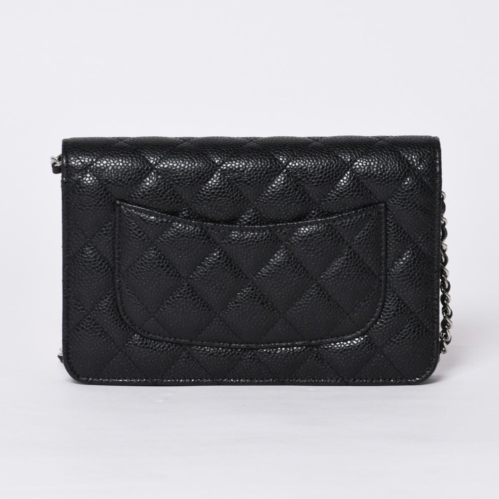 新品同様 CHANEL シャネル チェーンウォレット 長財布 AP0250 29番台 ココマーク キャビアスキン ブラック シルバー金具 中古 4a000415