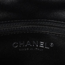 画像をギャラリービューアに読み込む, 新品未使用 CHANEL シャネル タイムレス クラシック クラッチバッグ 19番台 ココマーク キャビアスキン キルティング シルバー金具 中古 4a000473