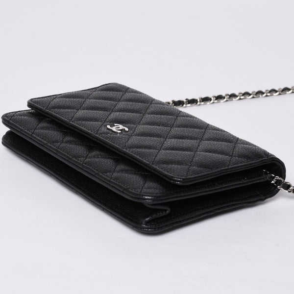 新品同様 CHANEL シャネル チェーンウォレット 長財布 AP0250 29番台 ココマーク キャビアスキン ブラック シルバー金具 中古 4a000415