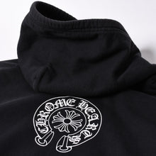 画像をギャラリービューアに読み込む, CHROME HEARTS クロムハーツ バックアーチロゴジップアップパーカー T-Bar USA Up Hoodie バックアーチ フローラルクロス ホースシュー ブラック 美品 中古 4a002034