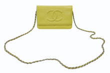Load image into Gallery viewer, CHANEL シャネル チェーンショルダーウォレット 長財布 A48654 18番台 ココマーク キャビアスキン イエロー 美品 中古 4b006536