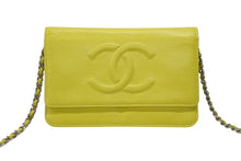 Load image into Gallery viewer, CHANEL シャネル チェーンショルダーウォレット 長財布 A48654 18番台 ココマーク キャビアスキン イエロー 美品 中古 4b006536