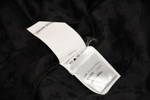 Load image into Gallery viewer, 新品未使用 CHROME HEARTS クロムハーツ クロスボタン 総柄シルク セットアップ シャツ サイズ L 中古 4b012572