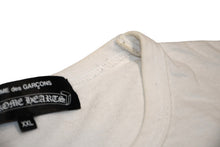 Load image into Gallery viewer, CHROME HEARTS クロムハーツ × COMME DES GARCONS DSM限定 ロゴTシャツ ホワイト サイズXXL 良品 中古 4b012337