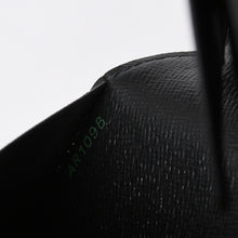 Load the image into the gallery viewer. 極美品 LOUIS VUITTON ルイヴィトン クーヴェルテュール パスポール 村上隆 パスポートケース M58027 カモ 中古 4a006461