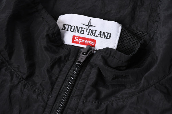 STONE ISLAND ストーンアイランド × シュプリーム ナイロンメタルトラックジャケット ブラック Lサイズ ライトアウター 美品 中古 4a006301