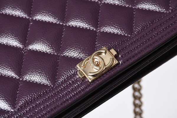 新品同様 CHANEL シャネル BOY CHANEL ボーイシャネル チェーンウォレット 30番台 ココマーク キャビアスキン パープル 中古 4b013369