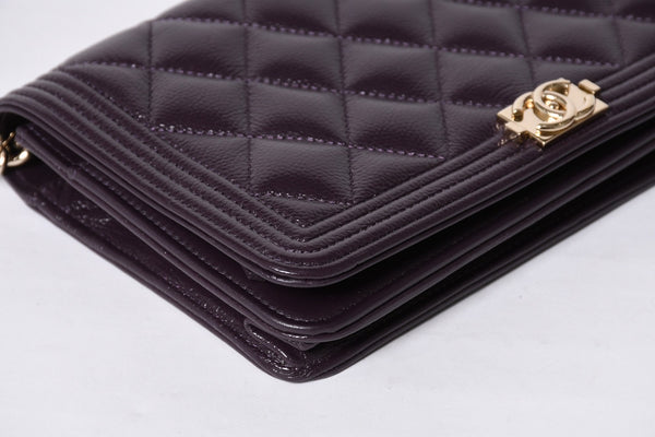 新品同様 CHANEL シャネル BOY CHANEL ボーイシャネル チェーンウォレット 30番台 ココマーク キャビアスキン パープル 中古 4b013369
