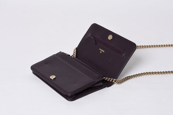 新品同様 CHANEL シャネル BOY CHANEL ボーイシャネル チェーンウォレット 30番台 ココマーク キャビアスキン パープル 中古 4b013369