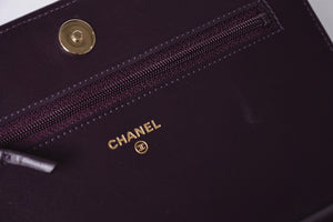 新品同様 CHANEL シャネル BOY CHANEL ボーイシャネル チェーンウォレット 30番台 ココマーク キャビアスキン パープル 中古 4b013369