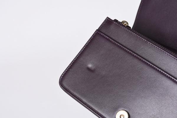 新品同様 CHANEL シャネル BOY CHANEL ボーイシャネル チェーンウォレット 30番台 ココマーク キャビアスキン パープル 中古 4b013369