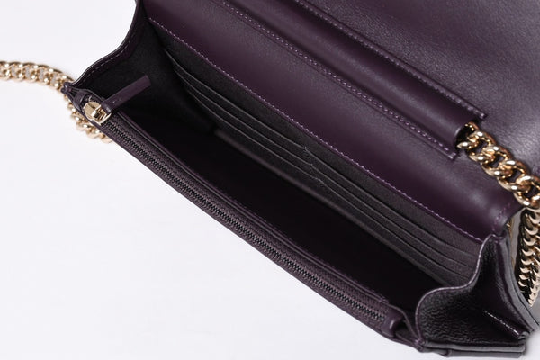 新品同様 CHANEL シャネル BOY CHANEL ボーイシャネル チェーンウォレット 30番台 ココマーク キャビアスキン パープル 中古 4b013369