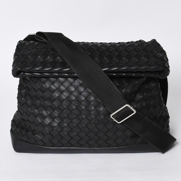 BOTTEGAVENETA ボッテガヴェネタ イントレチャート ショルダーバッグ 651836 レザー ブラック シルバー金具 美品 中古 4a000373