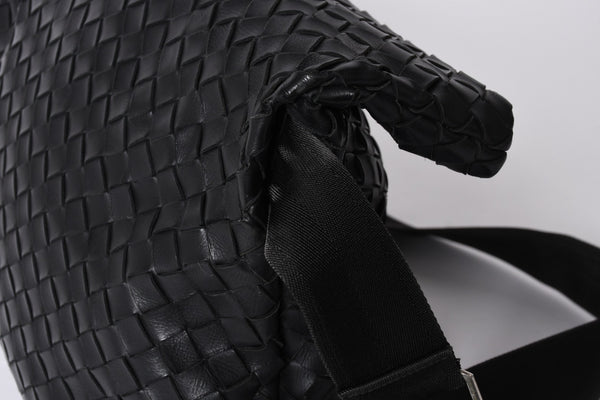 BOTTEGAVENETA ボッテガヴェネタ イントレチャート ショルダーバッグ 651836 レザー ブラック シルバー金具 美品 中古 4a000373