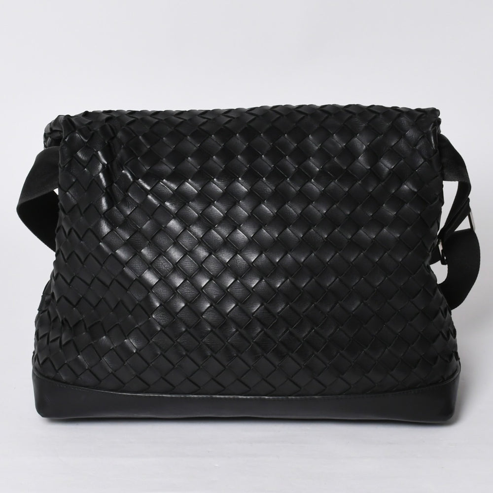 BOTTEGAVENETA ボッテガヴェネタ イントレチャート ショルダーバッグ 651836 レザー ブラック シルバー金具 美品 中古 4a000373