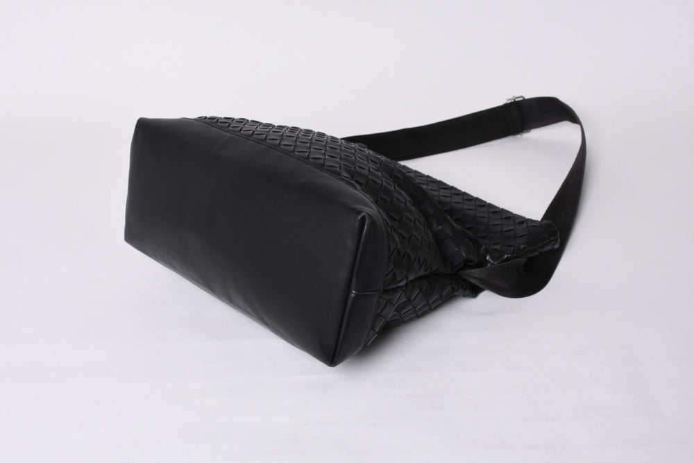 BOTTEGAVENETA Bottega Veneta Intrecciato Shoulder Bag 651836 Leather Black Silver Hardware Good Condition Used 4a000373
