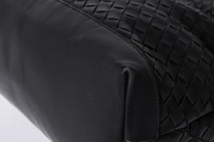 BOTTEGAVENETA ボッテガヴェネタ イントレチャート ショルダーバッグ 651836 レザー ブラック シルバー金具 美品 中古 4a000373
