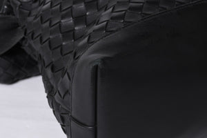 BOTTEGAVENETA ボッテガヴェネタ イントレチャート ショルダーバッグ 651836 レザー ブラック シルバー金具 美品 中古 4a000373