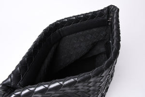 BOTTEGAVENETA ボッテガヴェネタ イントレチャート ショルダーバッグ 651836 レザー ブラック シルバー金具 美品 中古 4a000373