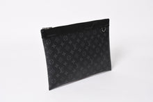 画像をギャラリービューアに読み込む, LOUIS VUITTON ルイヴィトン モノグラムエクリプス ポシェットディスカバリー M62291 クラッチバッグ ブラック 美品 中古 4a004673
