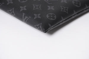 LOUIS VUITTON ルイヴィトン モノグラムエクリプス ポシェットディスカバリー M62291 クラッチバッグ ブラック 美品 中古 4a004673