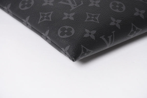 LOUIS VUITTON ルイヴィトン モノグラムエクリプス ポシェットディスカバリー M62291 クラッチバッグ ブラック 美品 中古 4a004673
