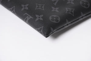 LOUIS VUITTON ルイヴィトン モノグラムエクリプス ポシェットディスカバリー M62291 クラッチバッグ ブラック 美品 中古 4a004673
