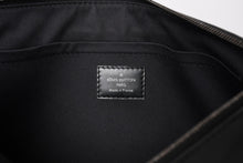 画像をギャラリービューアに読み込む, LOUIS VUITTON ルイヴィトン モノグラムエクリプス ポシェットディスカバリー M62291 クラッチバッグ ブラック 美品 中古 4a004673