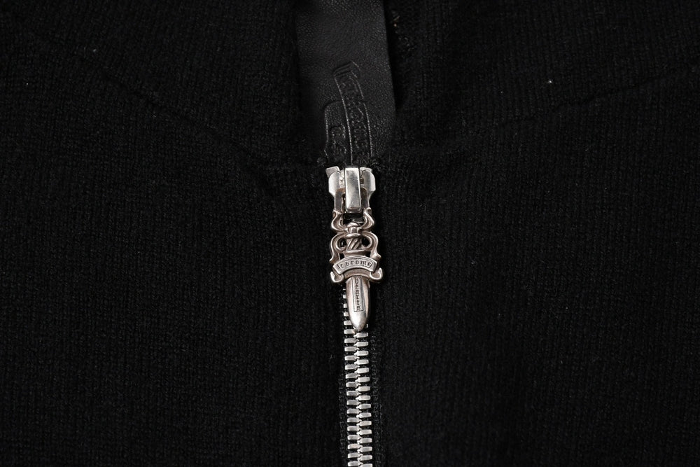 極美品 CHROME HEARTS クロムハーツ バッククロスパッチ カシミヤ フーデッドジップベスト ダガー ブラック Mサイズ シルバー925 中古 4a005603