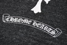 画像をギャラリービューアに読み込む, 新品未使用 CHROME HEARTS クロムハーツ セメタリークロス ダガージップアップパーカー ポリエステル シルバー925 グレー サイズM 中古 4a005550