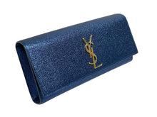 Load image into Gallery viewer, 極美品 SAINT LAURENT サンローラン メタリック ロゴ クラッチバッグ ブルー レザー ゴールド金具 中古 4b011249