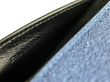 Load image into Gallery viewer, 極美品 SAINT LAURENT サンローラン メタリック ロゴ クラッチバッグ ブルー レザー ゴールド金具 中古 4b011249