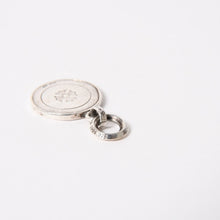 画像をギャラリービューアに読み込む, CHROME HEARTS クロムハーツ CHRM ANGL MDL V2 エンジェルメダル チャーム V2 ペンダントトップ 重量約6.74g シルバー925 美品 中古 4a005374