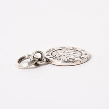画像をギャラリービューアに読み込む, CHROME HEARTS クロムハーツ CHRM ANGL MDL V2 エンジェルメダル チャーム V2 ペンダントトップ 重量約6.74g シルバー925 美品 中古 4a005374
