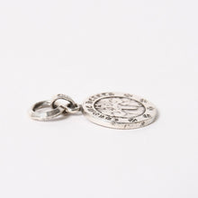 画像をギャラリービューアに読み込む, CHROME HEARTS クロムハーツ CHRM ANGL MDL V2 エンジェルメダル チャーム V2 ペンダントトップ 重量約6.74g シルバー925 美品 中古 4a005374