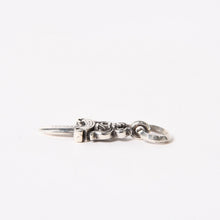 画像をギャラリービューアに読み込む, [USED/中古]CHROME HEARTS クロムハーツ ペンダントトップ #5 DAGGER CHARM シルバー シルバー925 Aランク 中古 4a005386