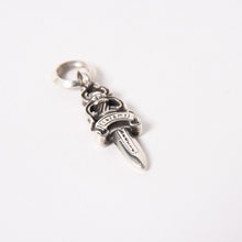 画像をギャラリービューアに読み込む, [USED/中古]CHROME HEARTS クロムハーツ ペンダントトップ #5 DAGGER CHARM シルバー シルバー925 Aランク 中古 4a005386
