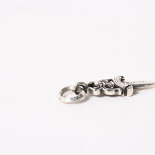 画像をギャラリービューアに読み込む, [USED/中古]CHROME HEARTS クロムハーツ ペンダントトップ #5 DAGGER CHARM シルバー シルバー925 Aランク 中古 4a005386