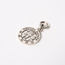 画像をギャラリービューアに読み込む, CHROME HEARTS クロムハーツ CHRM ANGL MDL V2 エンジェルメダル チャーム V2 ペンダントトップ 重量約6.74g シルバー925 美品 中古 4a005374