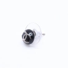 画像をギャラリービューアに読み込む, 極美品 CHANEL シャネル ボタンピアス ピアス ココマーク ブラック シルバー 03C刻印 重量約2.42g 中古 4a005149