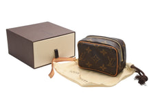 Load image into Gallery viewer, 極美品 LOUIS VUITTON ルイヴィトン トゥルース ワピティ ポーチ M58030 モノグラム ブラウン PVC レザー 中古 4b013204
