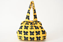 Load image into Gallery viewer, 極美品 CHANEL シャネル がま口 ハンドバッグ A18977 7番台 ココマーク キャンバス イエロー ネイビー 花柄 総柄 中古 4b013083