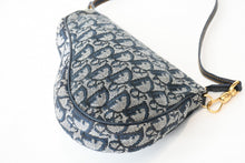 画像をギャラリービューアに読み込む, 新品同様 CHRISTIAN DIOR クリスチャンディオール トロッター サドルバッグ ワンショルダーバッグ サドルポーチ ネイビー 中古 4b013359