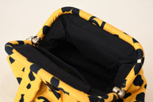 Load image into Gallery viewer, 極美品 CHANEL シャネル がま口 ハンドバッグ A18977 7番台 ココマーク キャンバス イエロー ネイビー 花柄 総柄 中古 4b013083